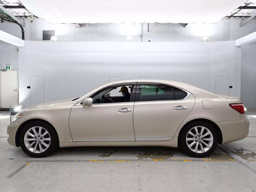 LEXUS LS460