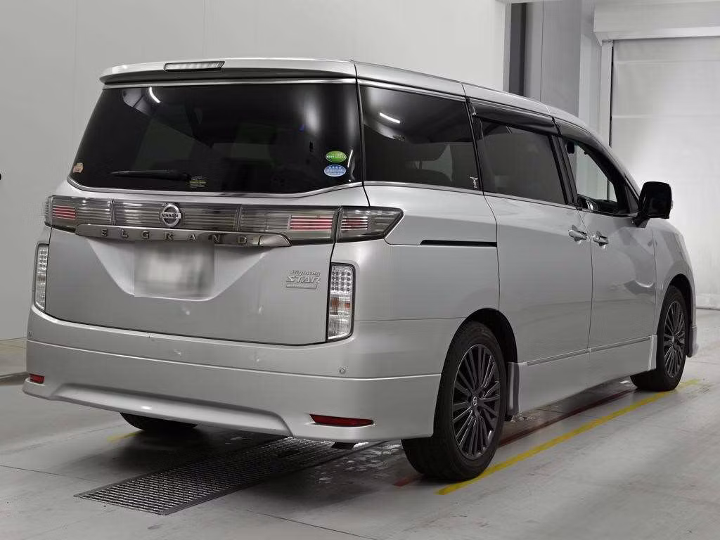 NISSAN ELGRAND