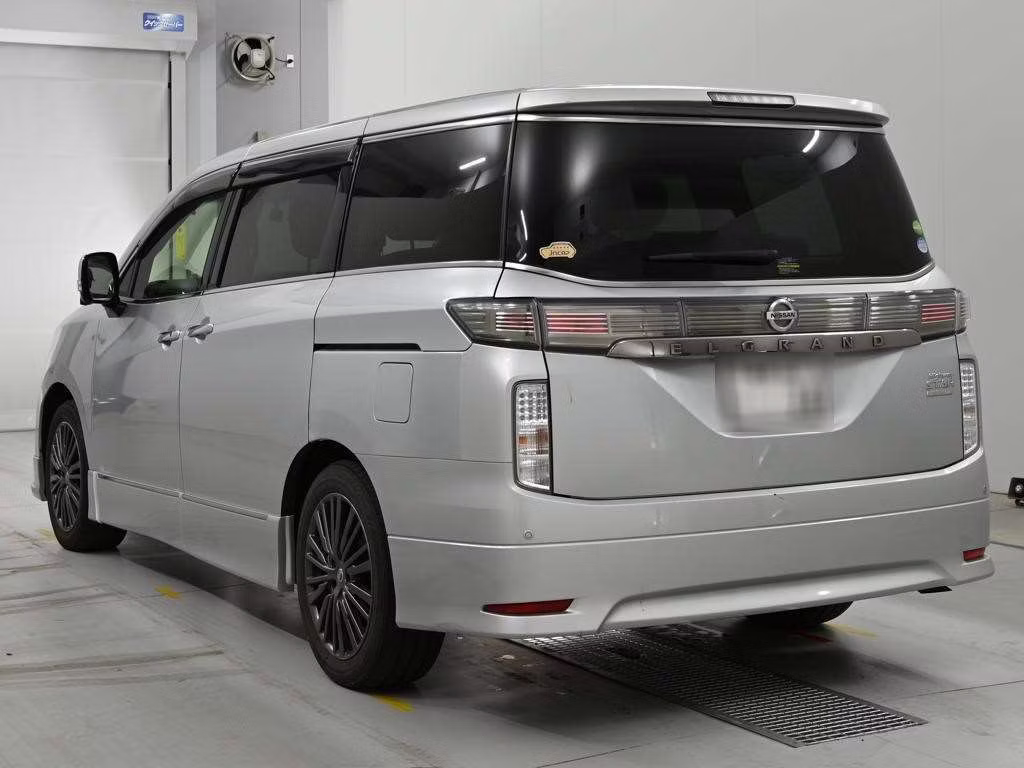 NISSAN ELGRAND