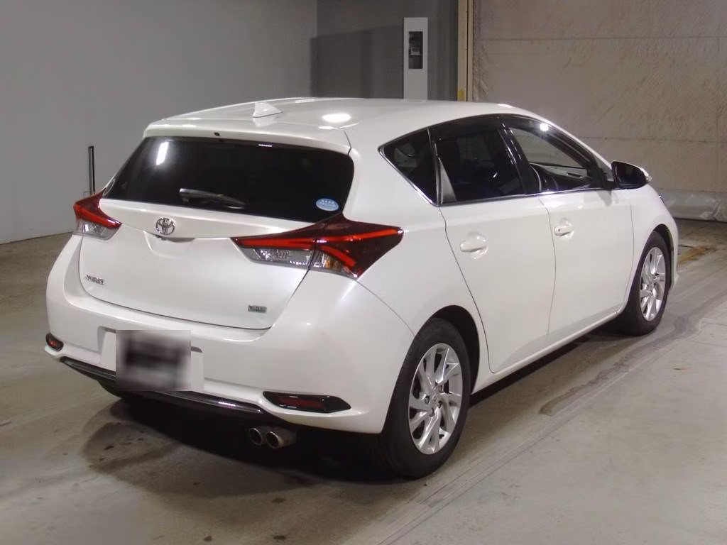 TOYOTA AURIS