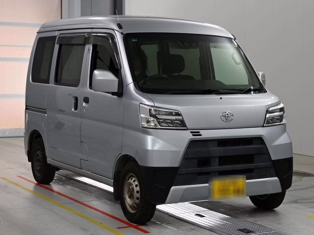 TOYOTA PIXIS VAN
