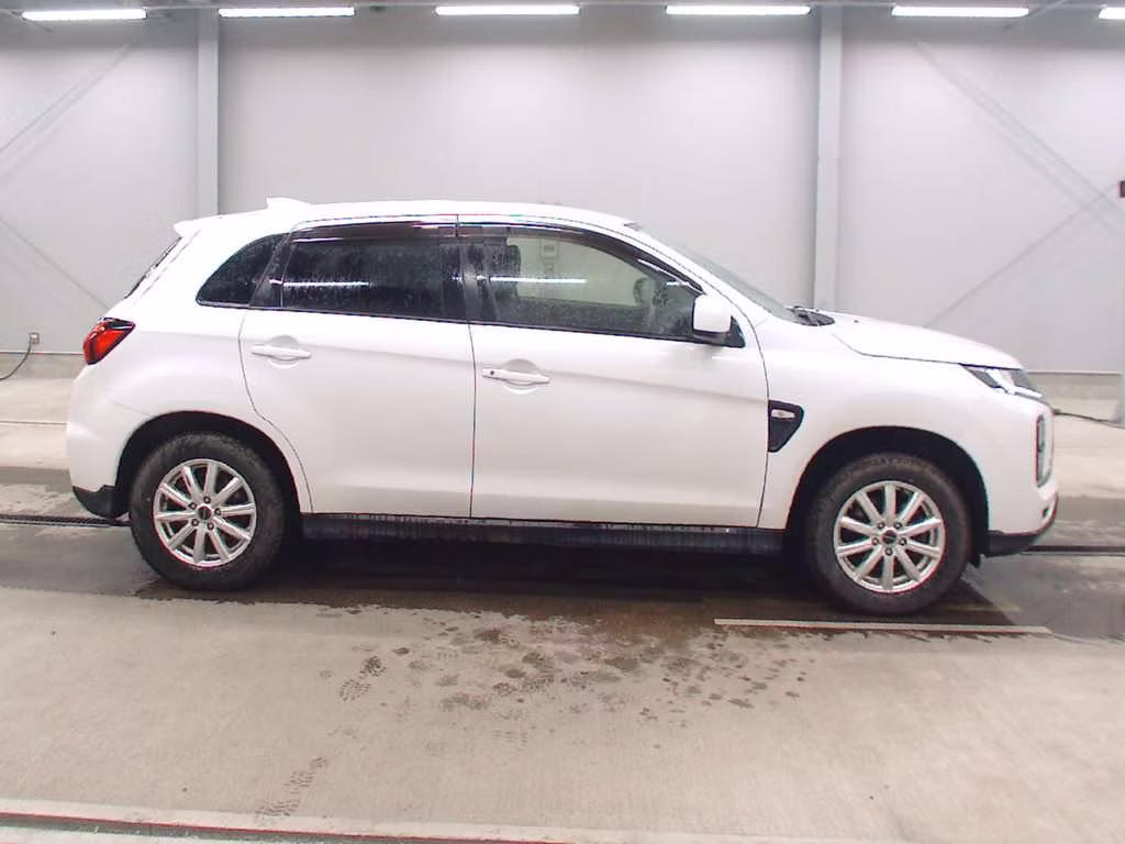 MITSUBISHI RVR