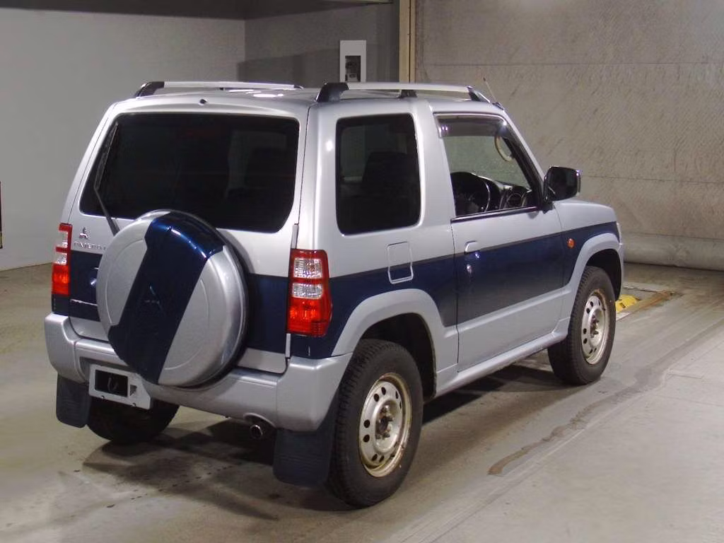MITSUBISHI PAJERO MINI