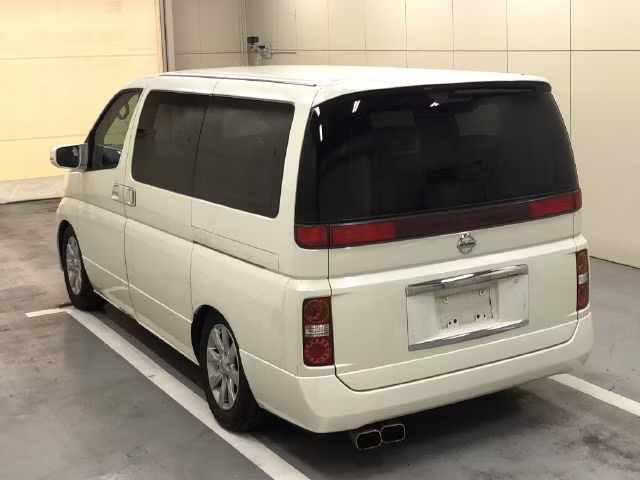 NISSAN ELGRAND