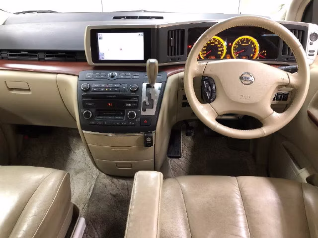 NISSAN ELGRAND