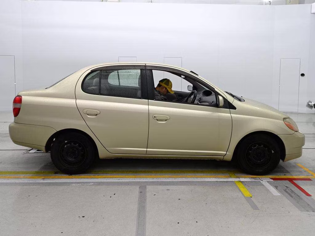 TOYOTA PLATZ