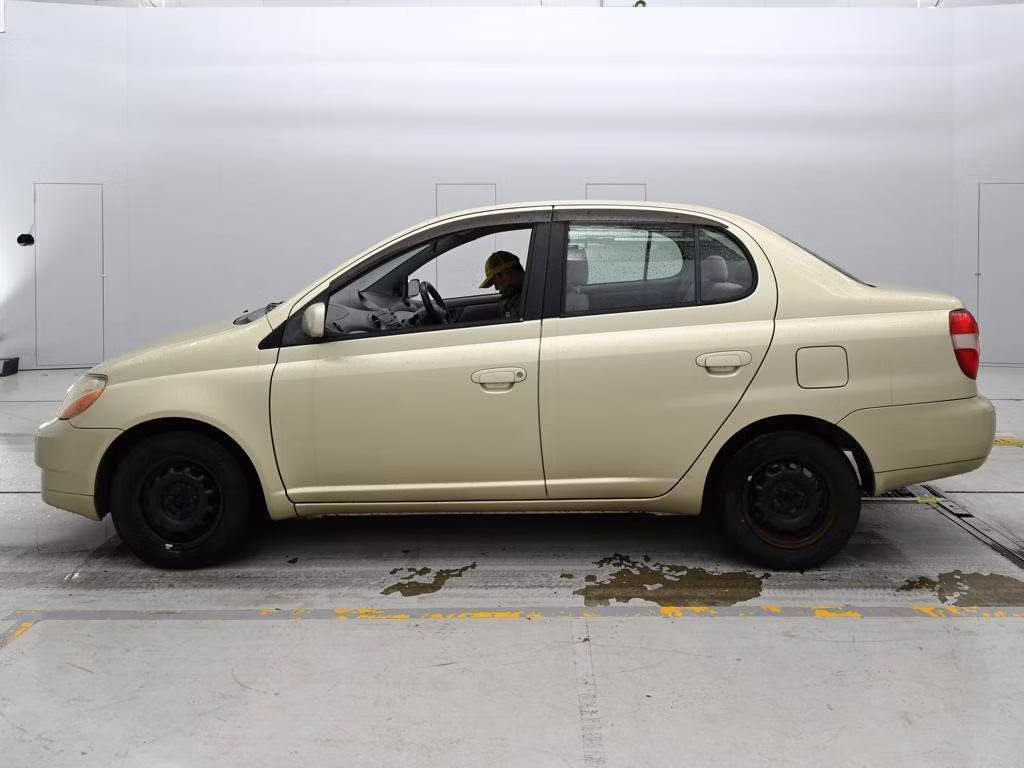 TOYOTA PLATZ