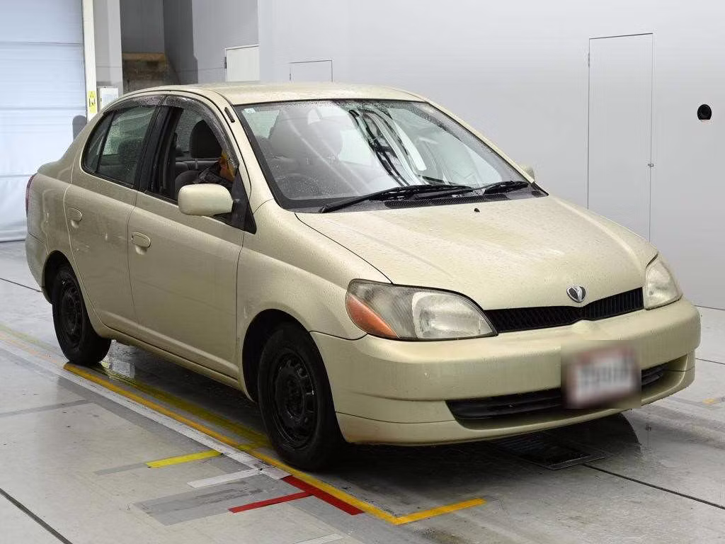 TOYOTA PLATZ