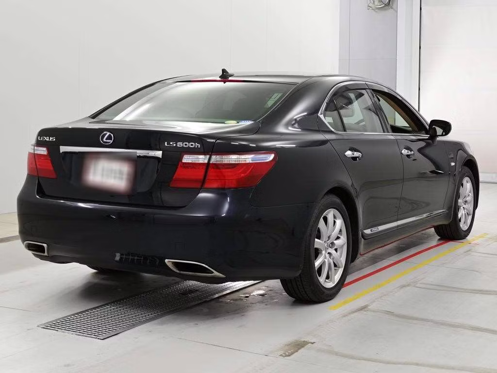 LEXUS LS600H