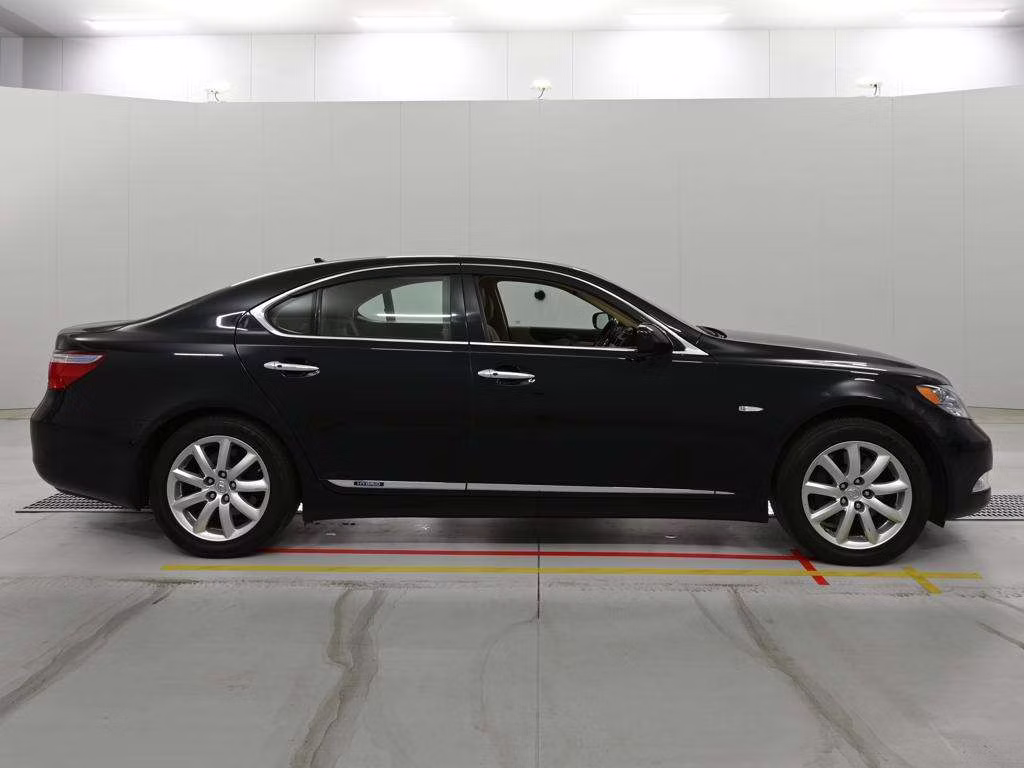 LEXUS LS600H