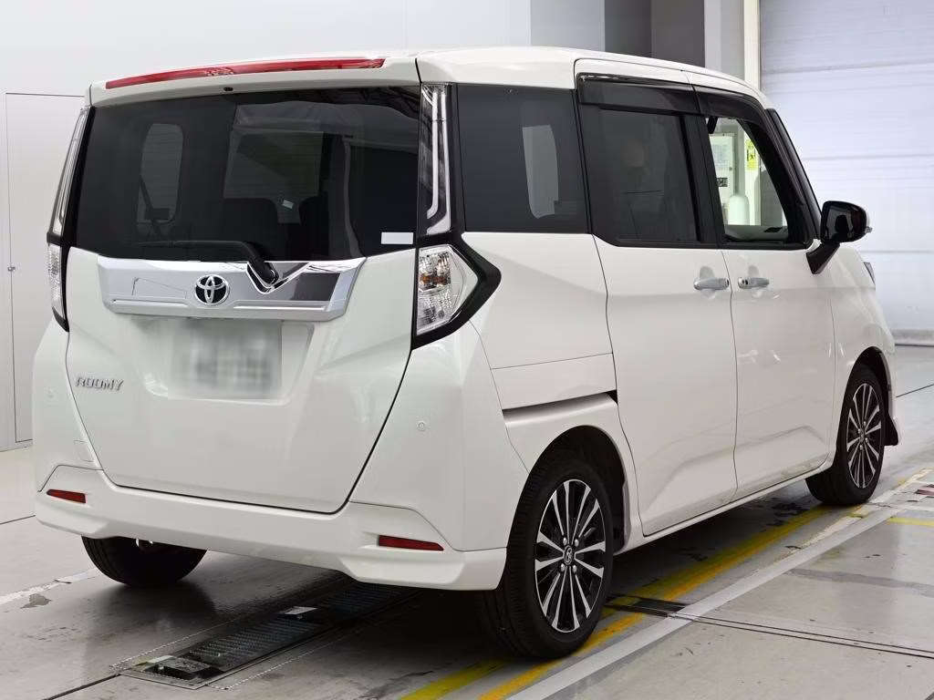 TOYOTA ROOMY