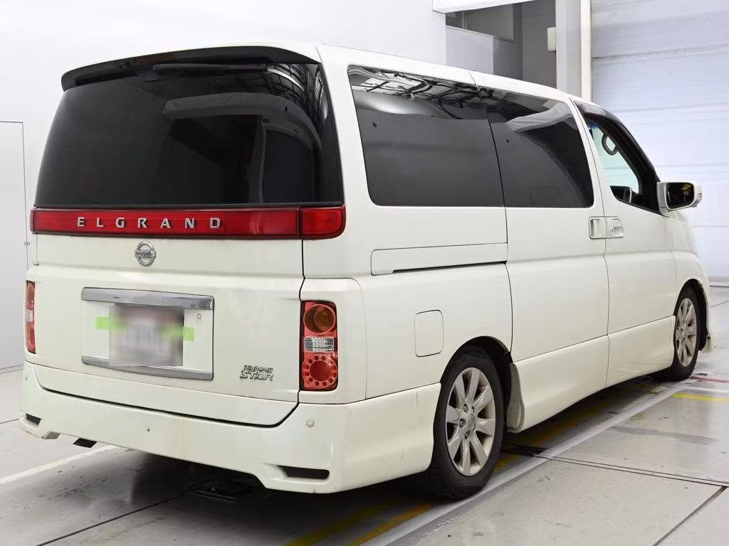NISSAN ELGRAND