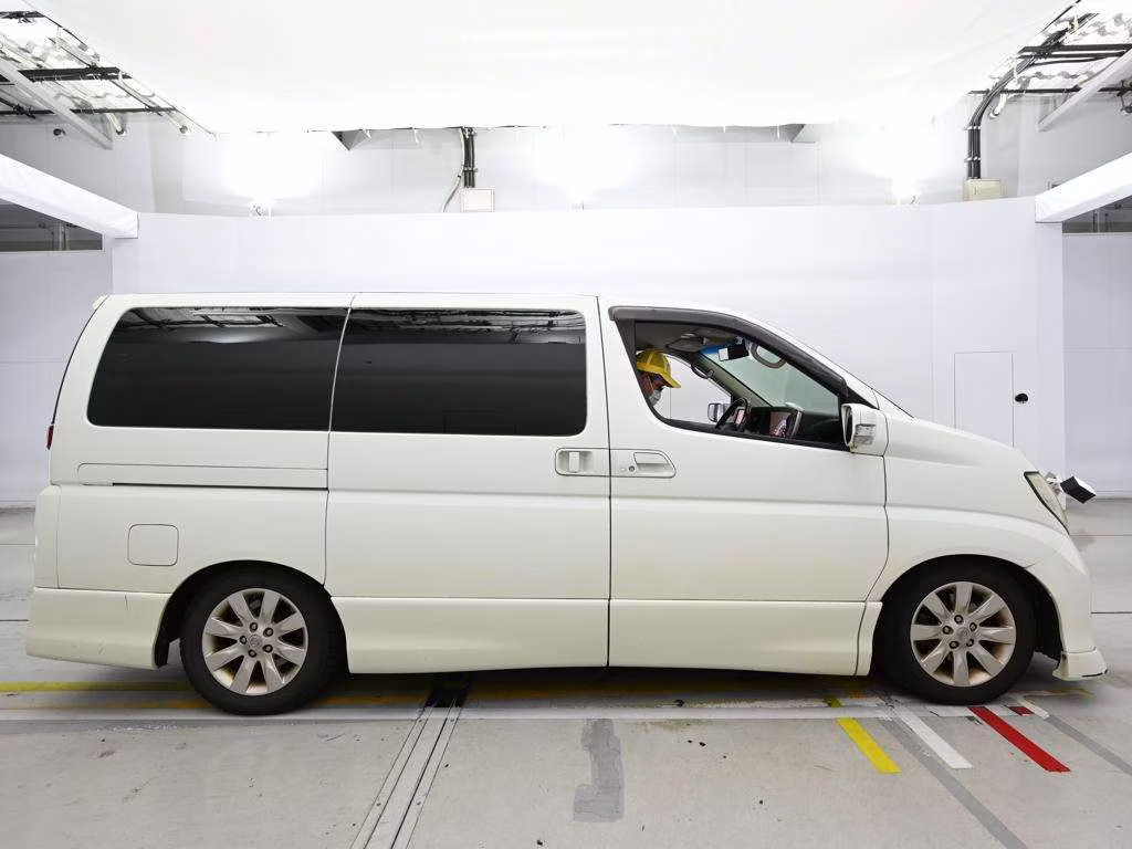 NISSAN ELGRAND