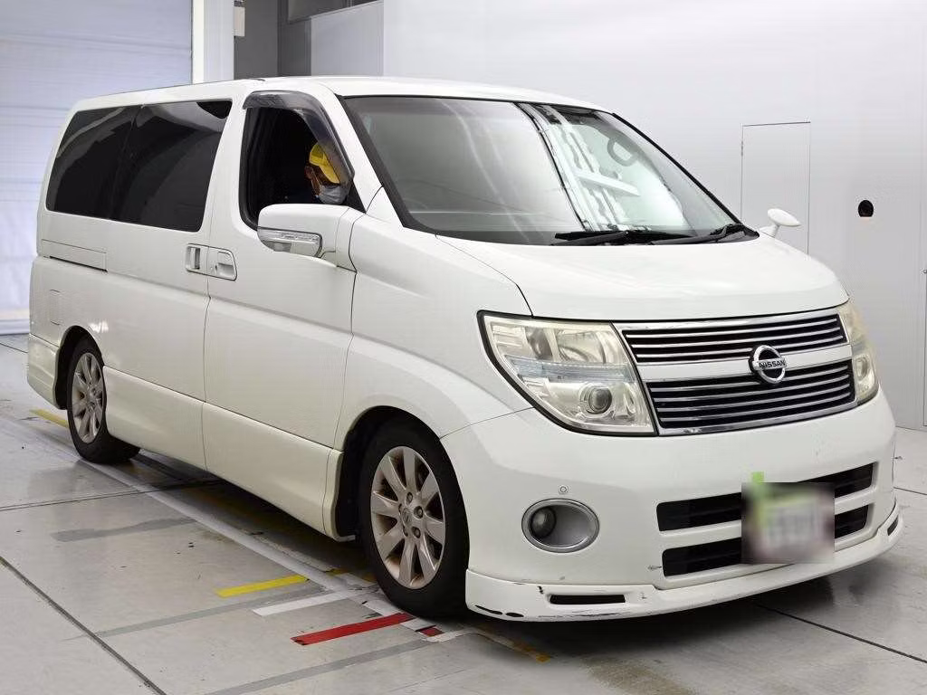 NISSAN ELGRAND