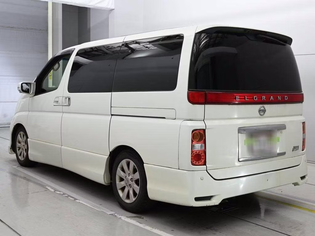 NISSAN ELGRAND