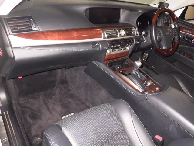 LEXUS LS460