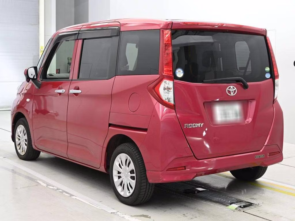 TOYOTA ROOMY