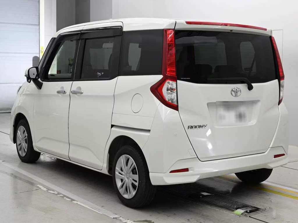 TOYOTA ROOMY