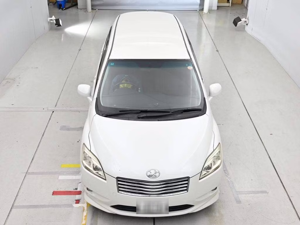 TOYOTA MARK X ZIO