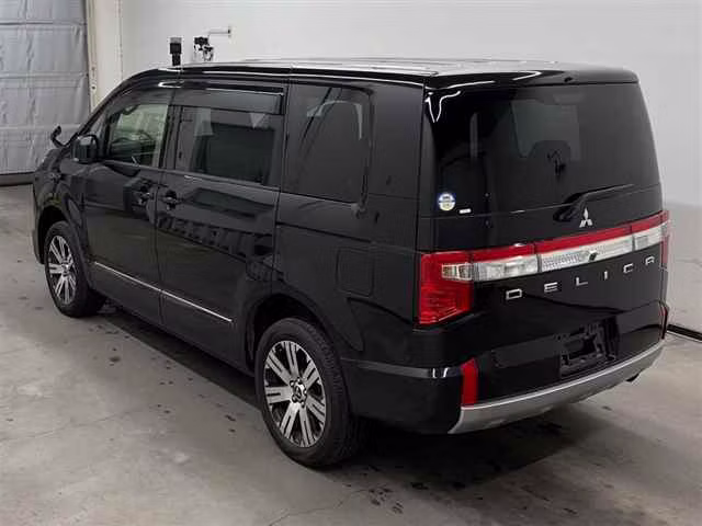 MITSUBISHI DELICA D:5