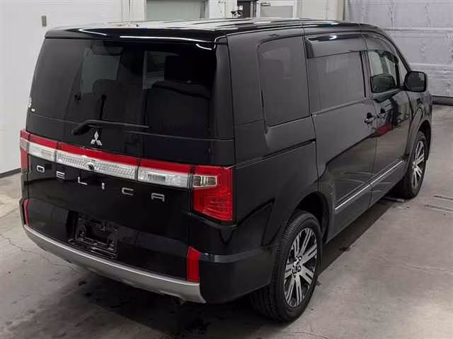 MITSUBISHI DELICA D:5
