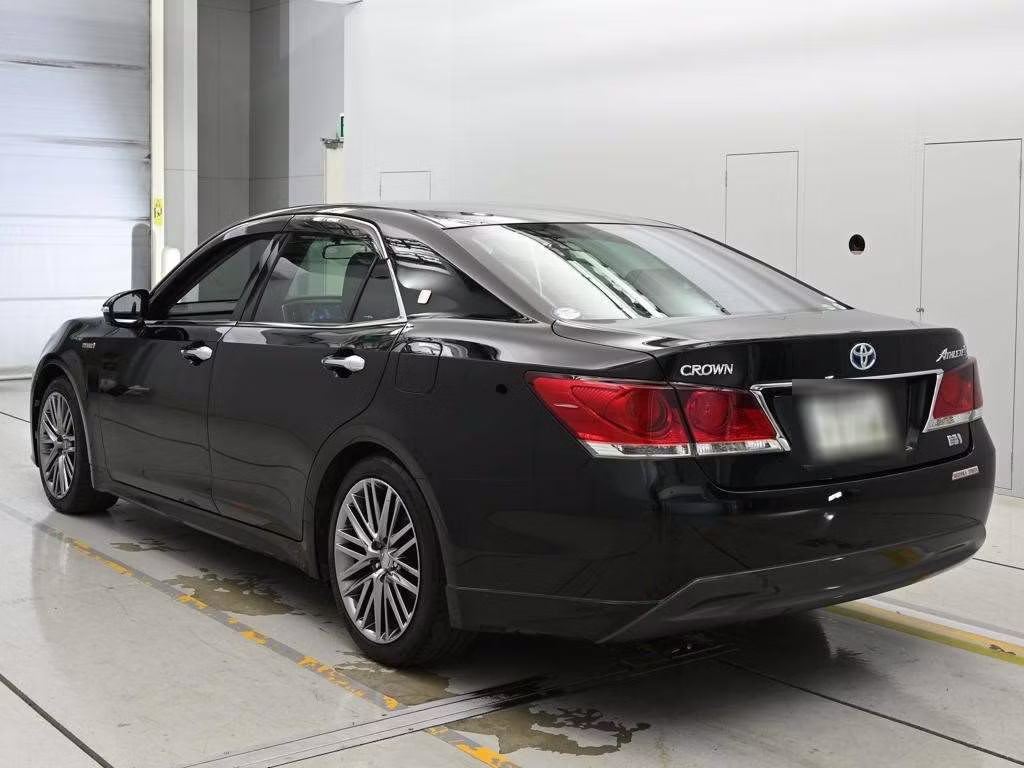 TOYOTA CROWN