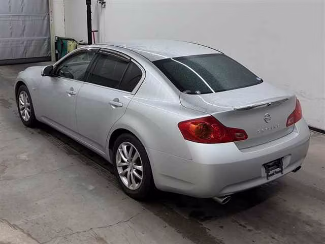 NISSAN SKYLINE