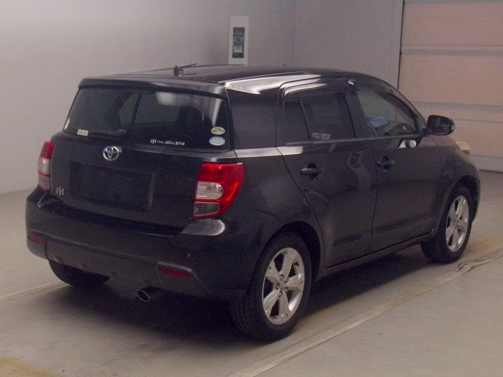 TOYOTA IST