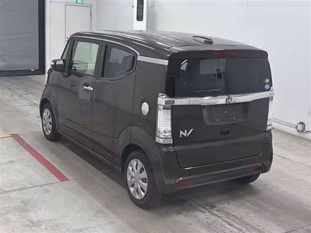 HONDA N-BOX SLASH