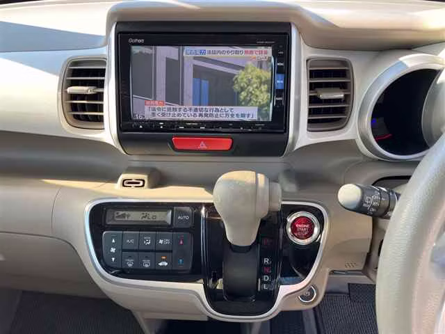 HONDA N-BOX SLASH