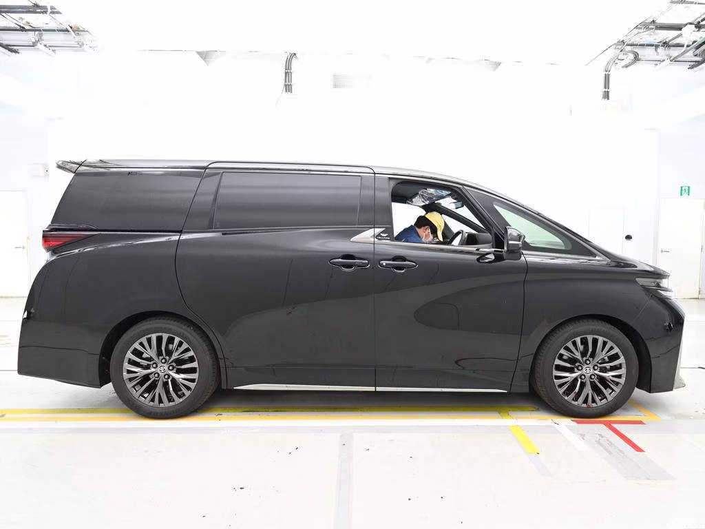 TOYOTA VELLFIRE