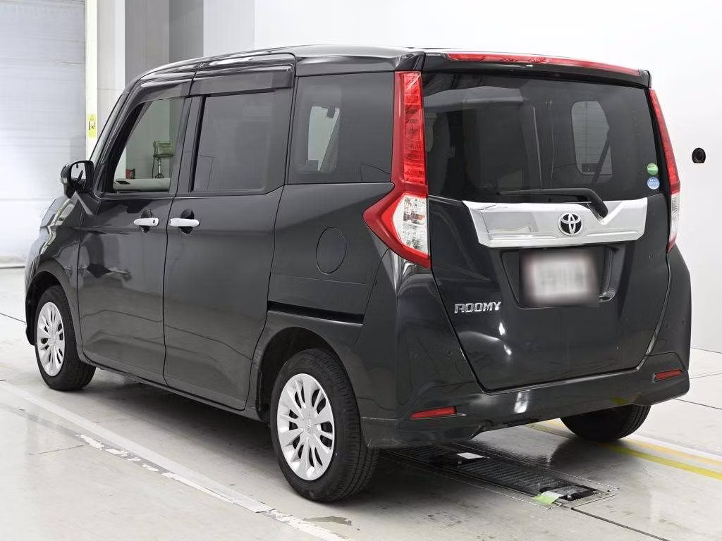 TOYOTA ROOMY