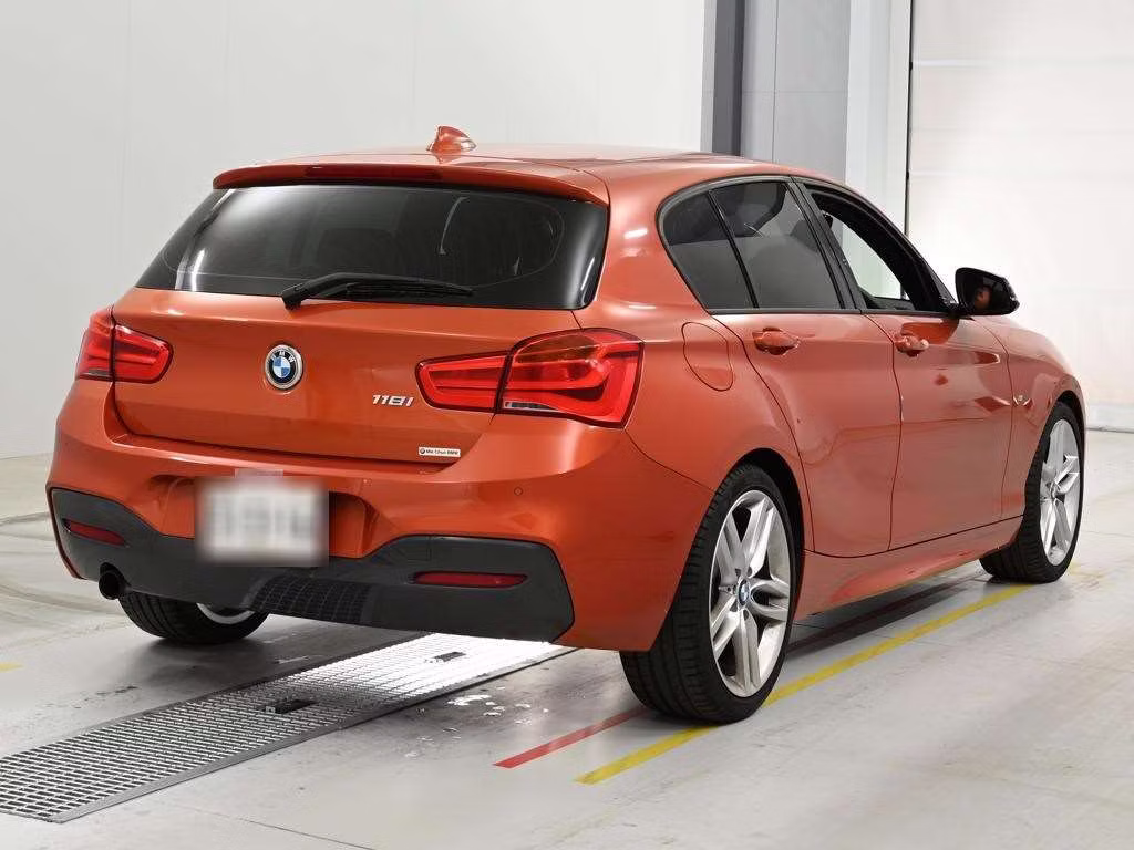 BMW 1-SERIES