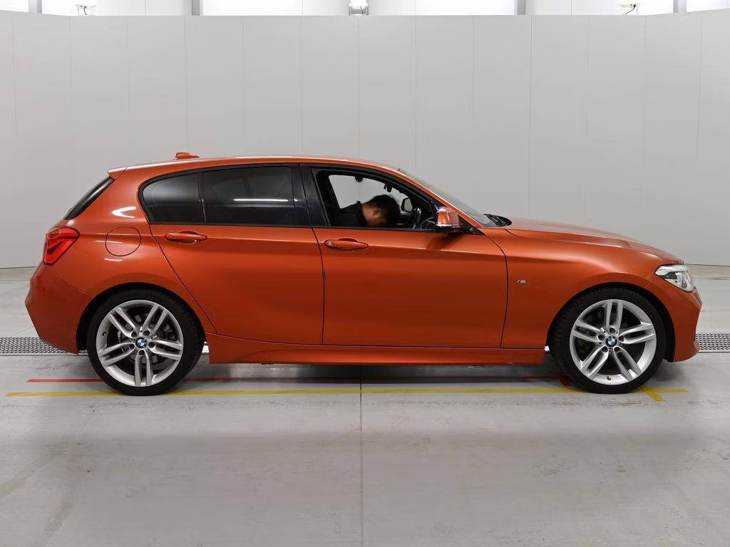 BMW 1-SERIES