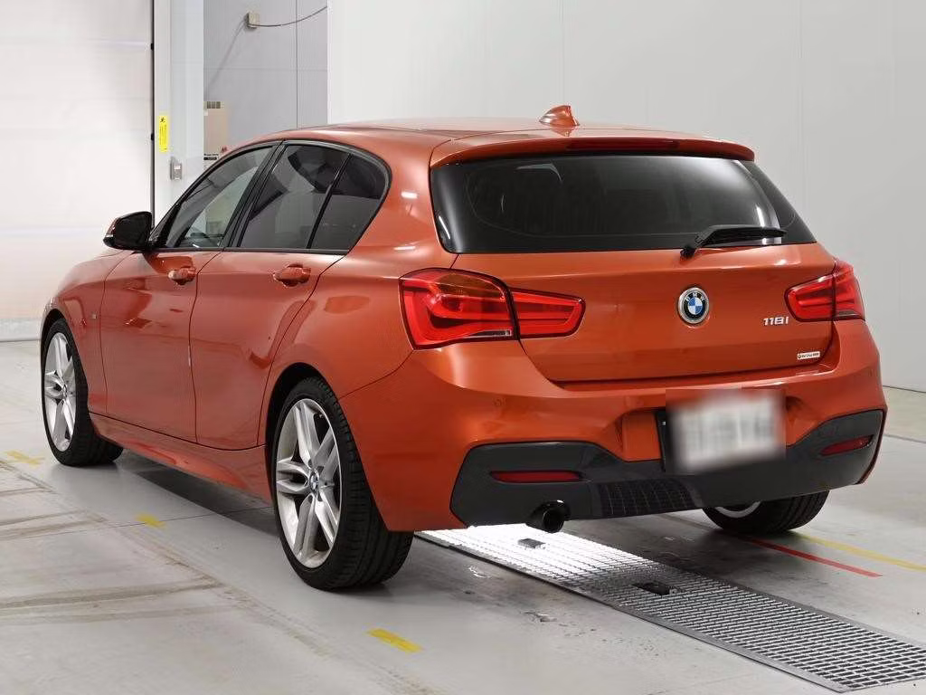 BMW 1-SERIES
