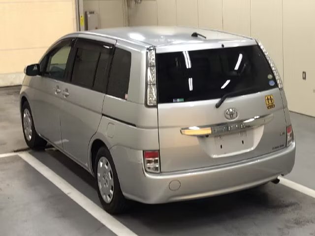 TOYOTA ISIS