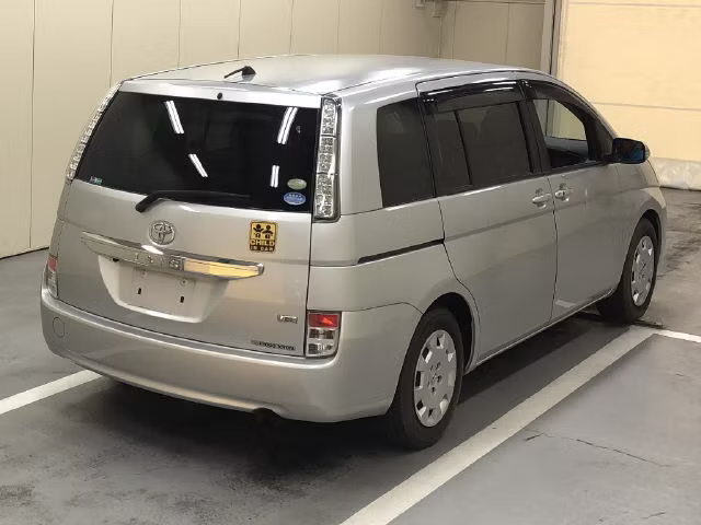 TOYOTA ISIS