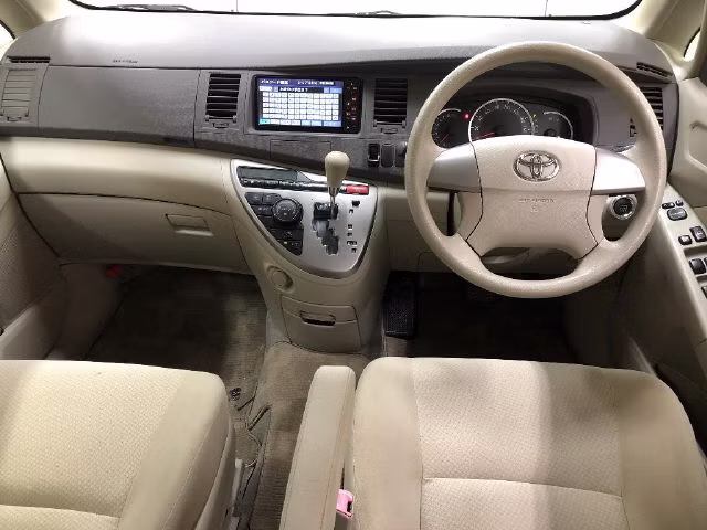 TOYOTA ISIS