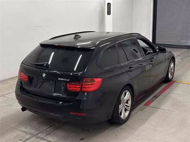 BMW 3-SERIES