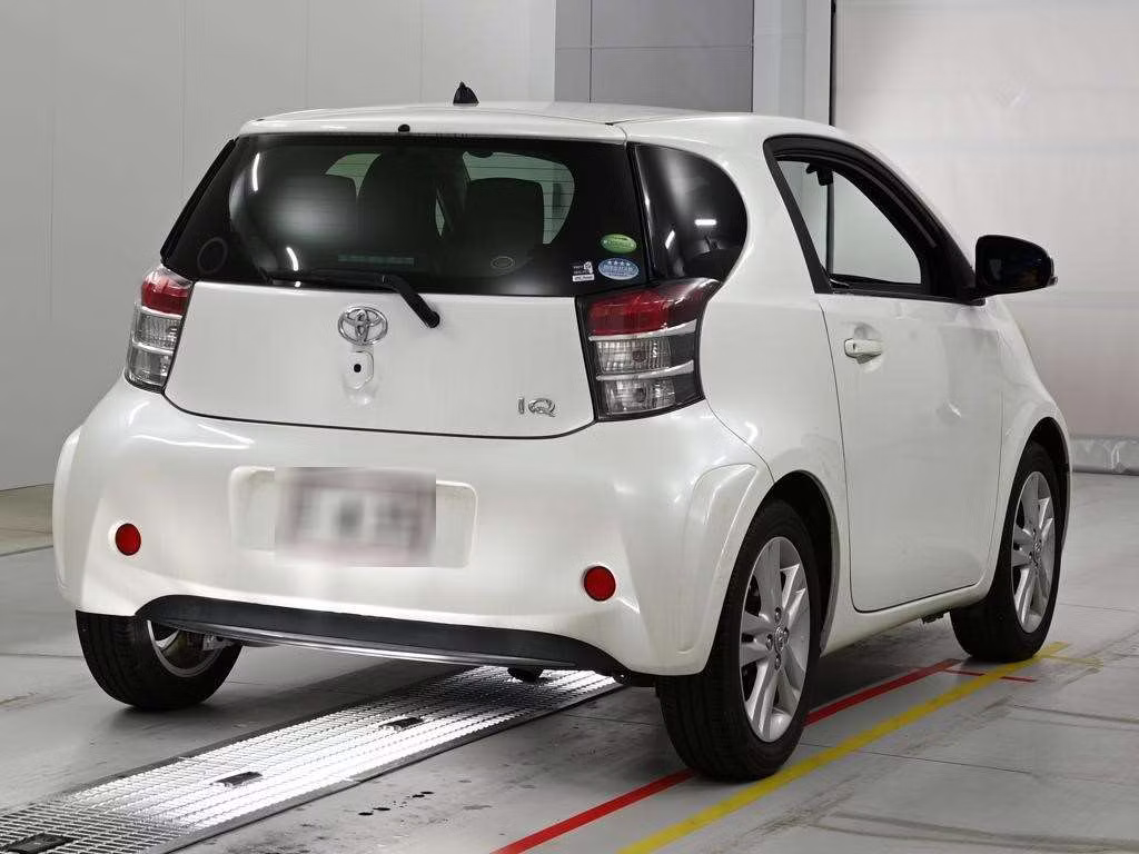 TOYOTA IQ