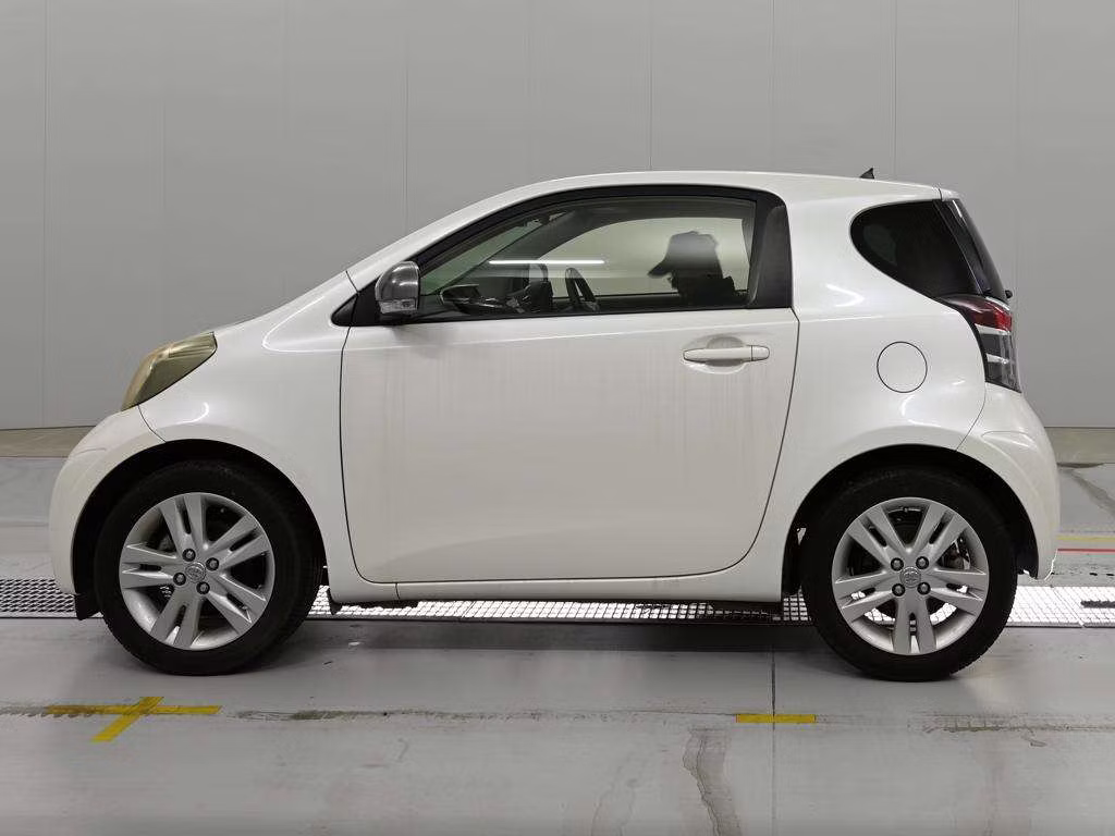 TOYOTA IQ