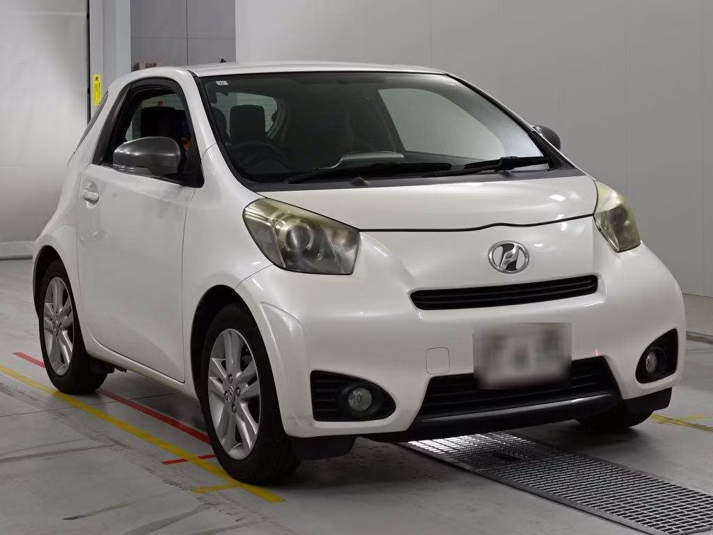 TOYOTA IQ
