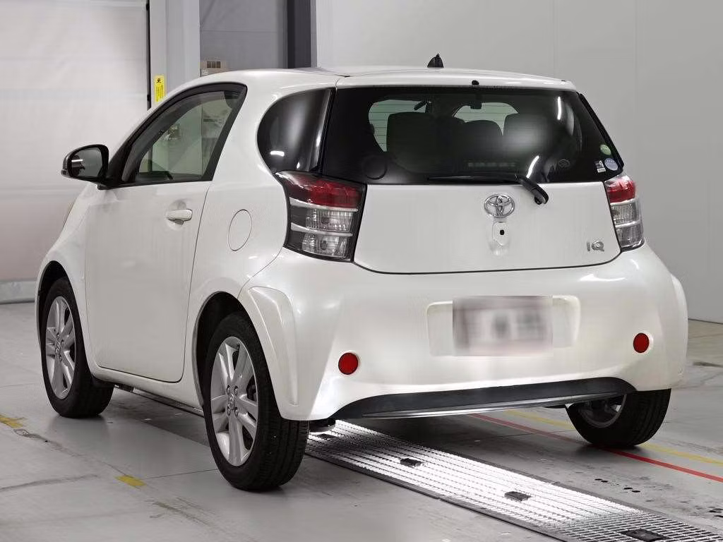 TOYOTA IQ