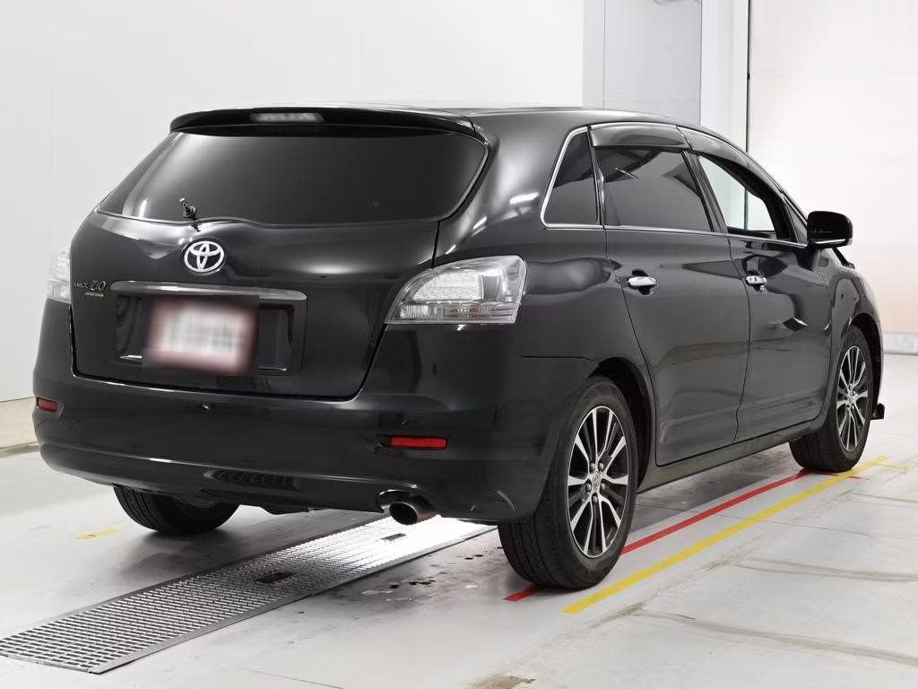 TOYOTA MARK X ZIO