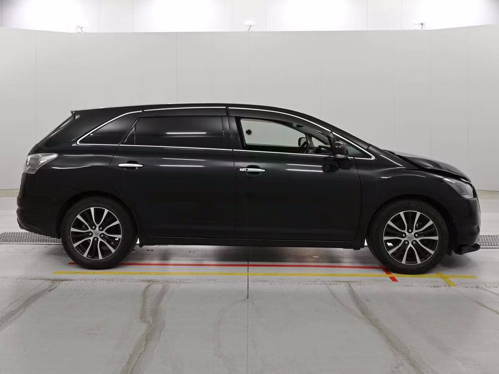 TOYOTA MARK X ZIO