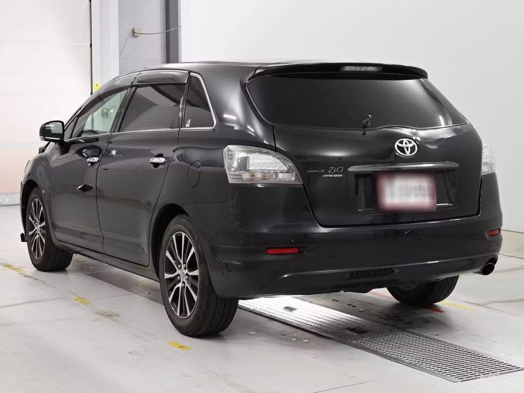 TOYOTA MARK X ZIO