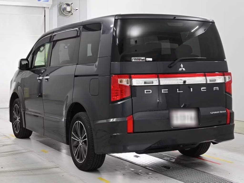 MITSUBISHI DELICA D:5