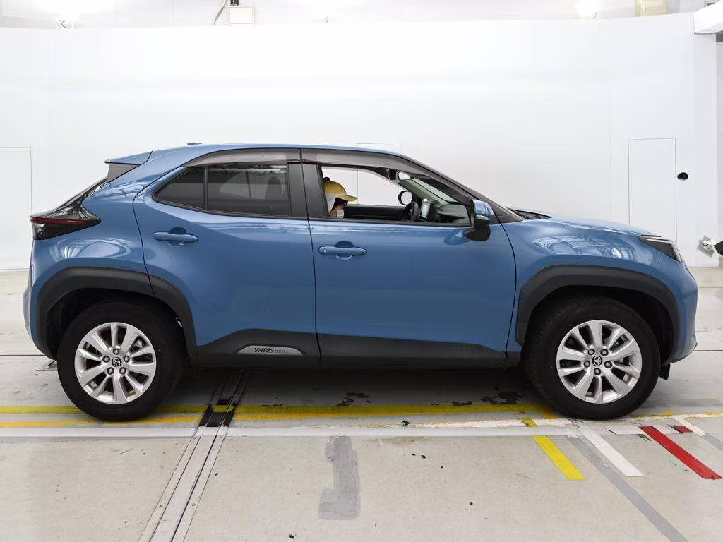 TOYOTA YARIS CROSS
