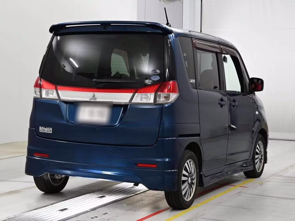 MITSUBISHI DELICA D:2