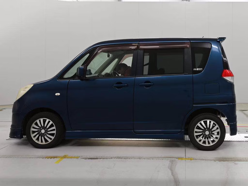 MITSUBISHI DELICA D:2